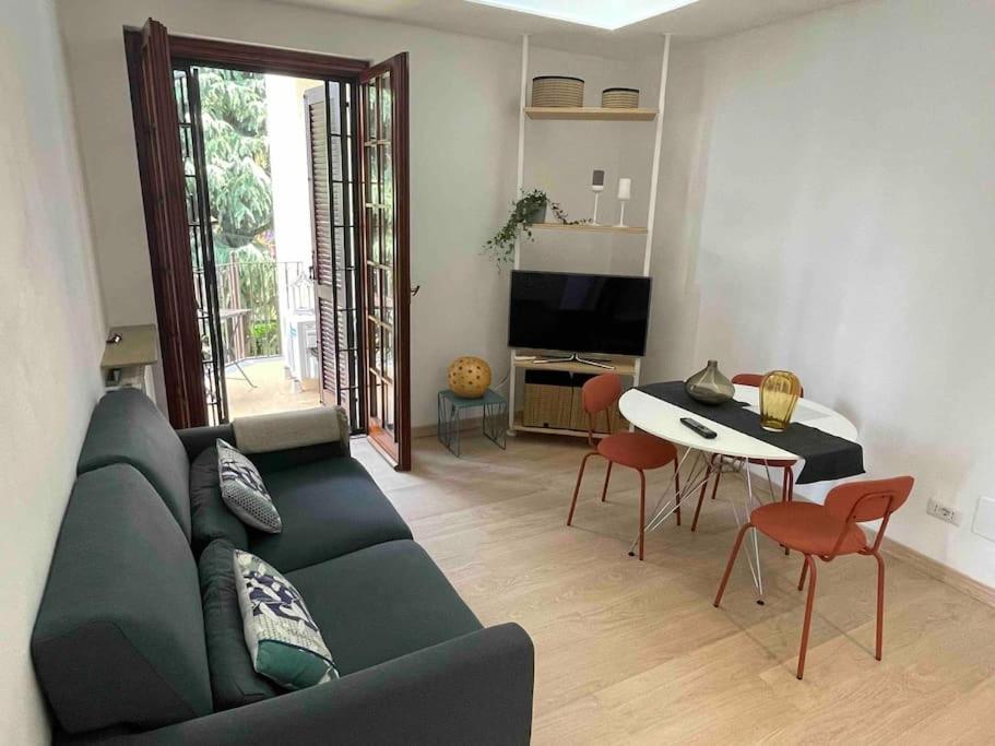 Grazioso Appartamento In Condominio Nel Verde Buccinasco Luaran gambar